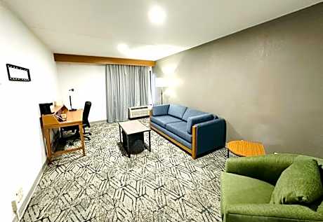 Suite 2 Queen Beds Non-Smoking