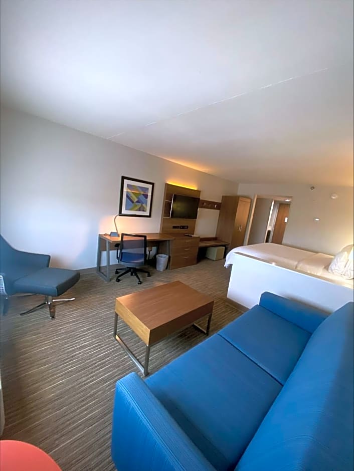 Holiday Inn Express Hotel and Suites Mesquite By IHG