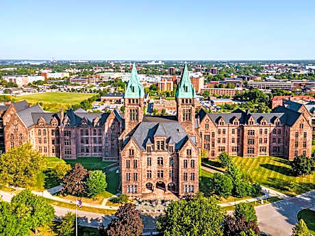 The Richardson Hotel