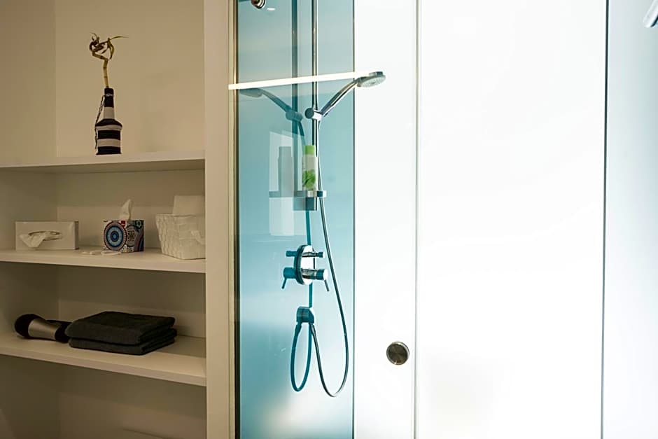 Seven Hotel + Boardinghouse