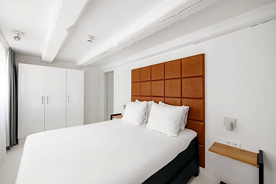 YAYS Amsterdam Salthouse Canal by Numa