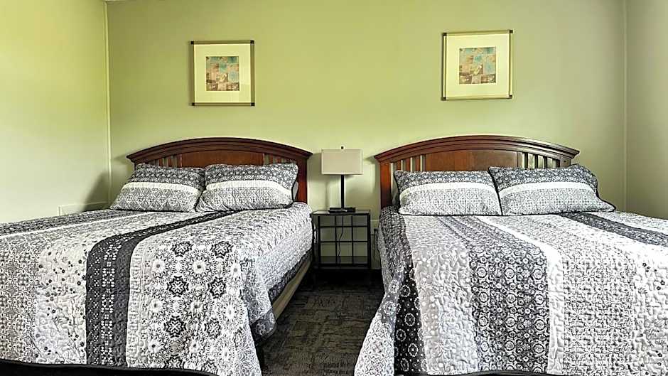 Colonial Valley Motel
