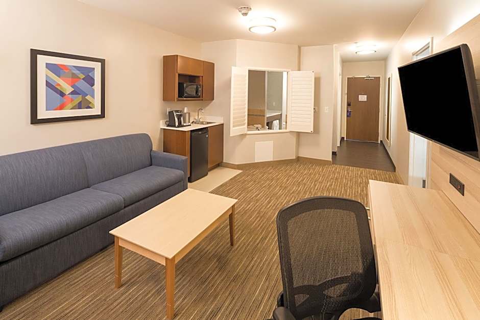 Holiday Inn Express Hotel & Suites Bay City By IHG