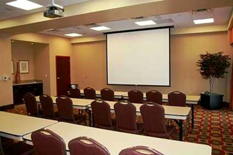 Hampton Inn By Hilton And Suites Woodstock