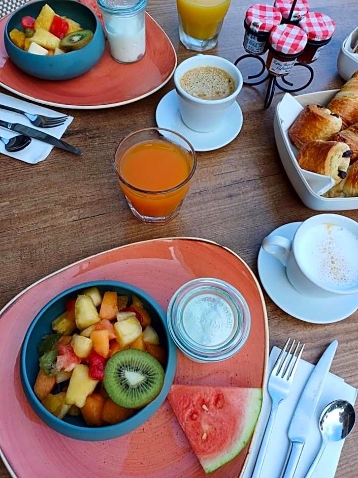 PALM COURT RESIDENCE 4 Stars