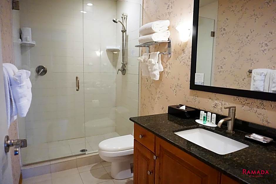 Ramada Hotel & Conference Center by Wyndham Kelowna