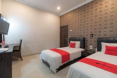 RedDoorz near Pantai Panjang Bengkulu 2