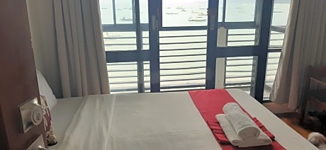 Queen Room with Sea View