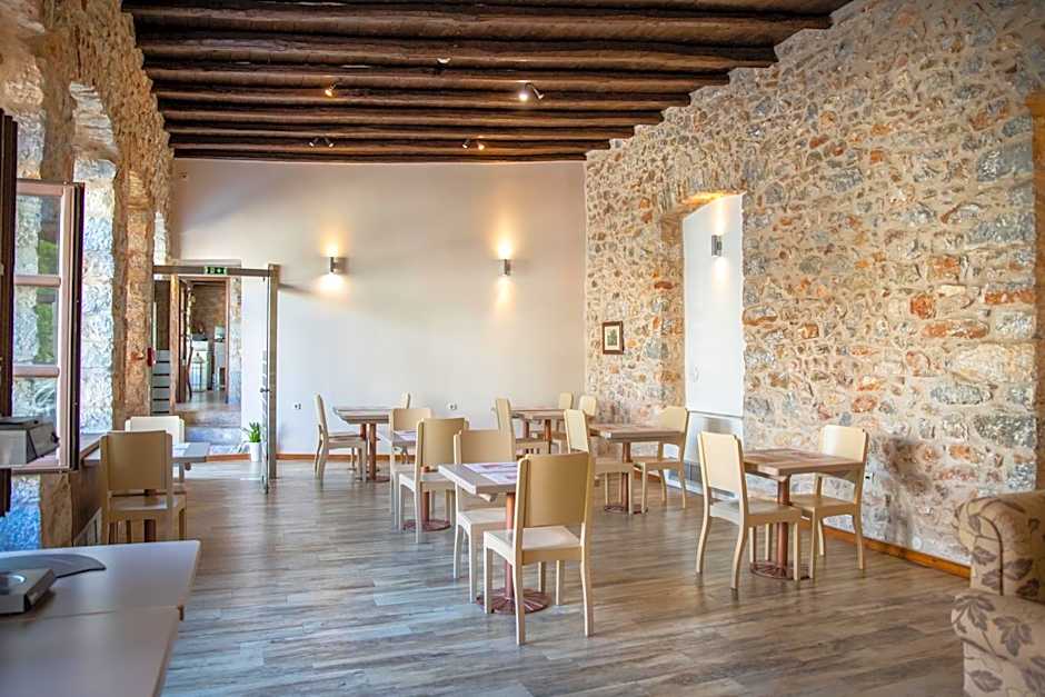 Trapela Areopolis, Boutique Hotel