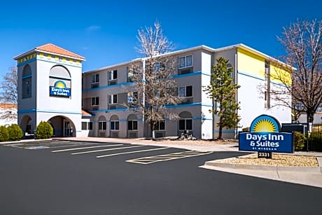 Days Inn & Suites by Wyndham Airport Albuquerque