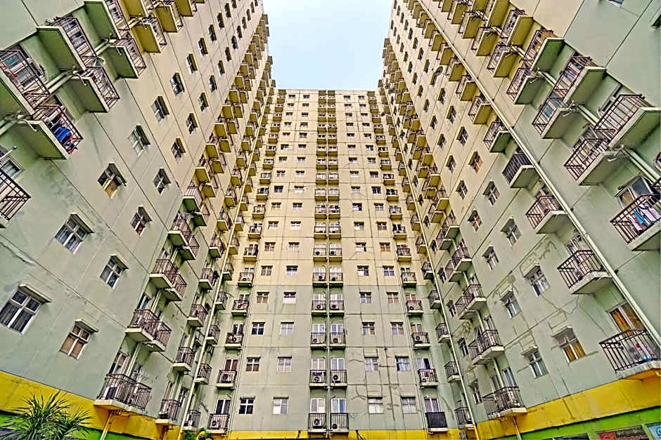 OYO Life 92984 The Suites Metro Apartement By Echie Property