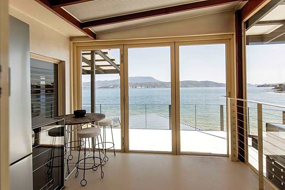 Beachfront Paradise in Opossum Bay