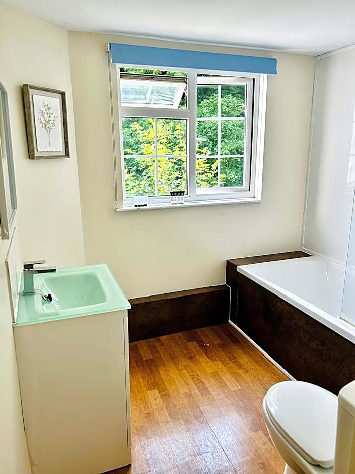 Guestling Hall Hotel