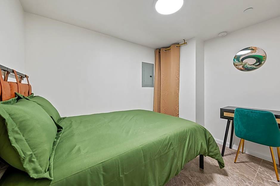 Upper East Side Luxury 3BR 2B 1700 square feet