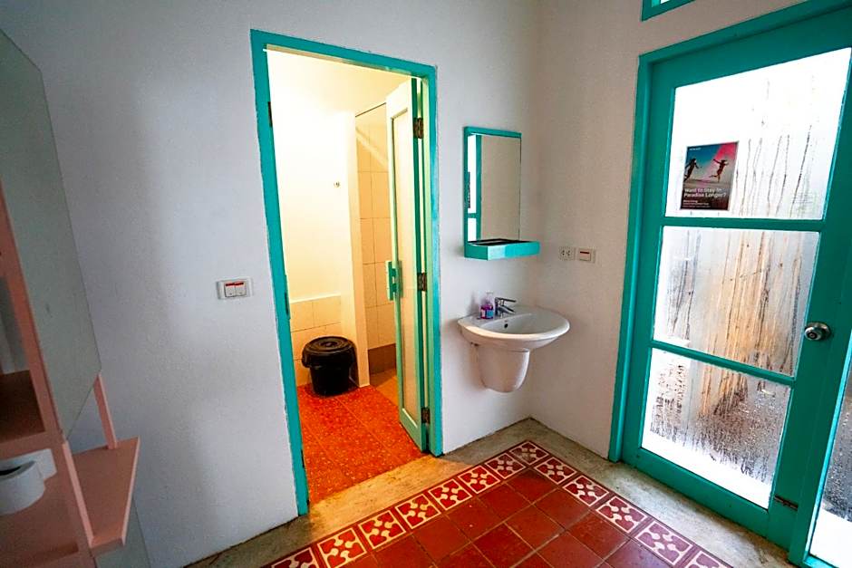 Nomads Ao Nang Party Hostel 18-35 Years Old Only