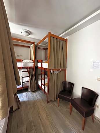 Bed in 6-Bed Mixed Dormitory Room