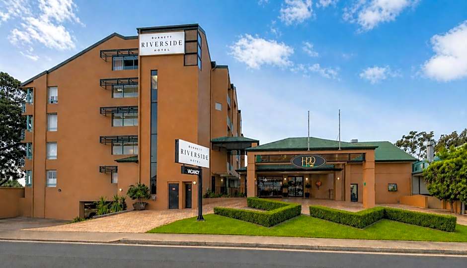 Burnett Riverside Hotel