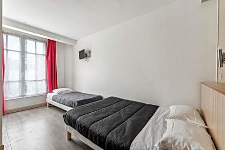 Triple Room with Private Bathroom