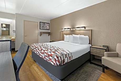 Deluxe King Room Disability Access Smoke Free