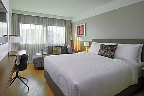 Superior Guest Room with King Bed and Courtyard View