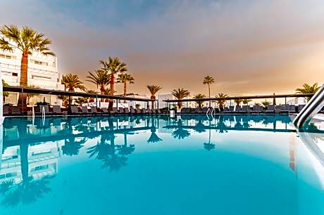 Aequora Lanzarote Suites