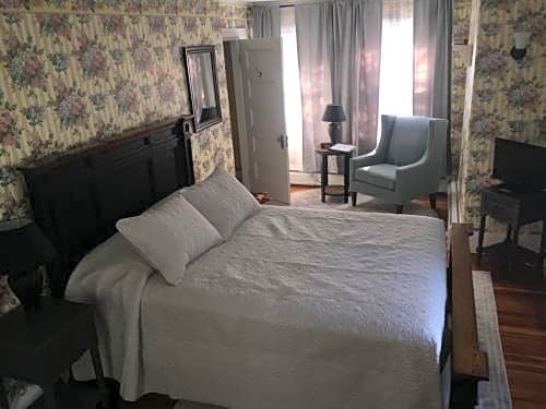 Harbor Inn