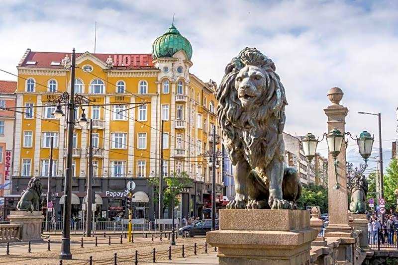 The Green Apartment 2BR - free parking