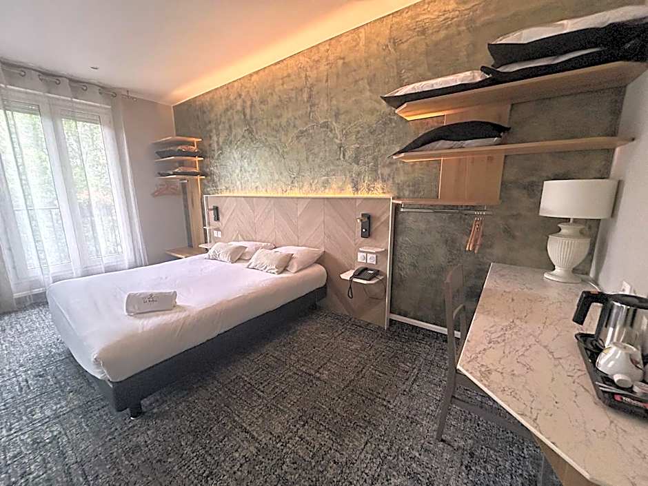 Brit Hotel Privilège Le Royal - Centre Gare