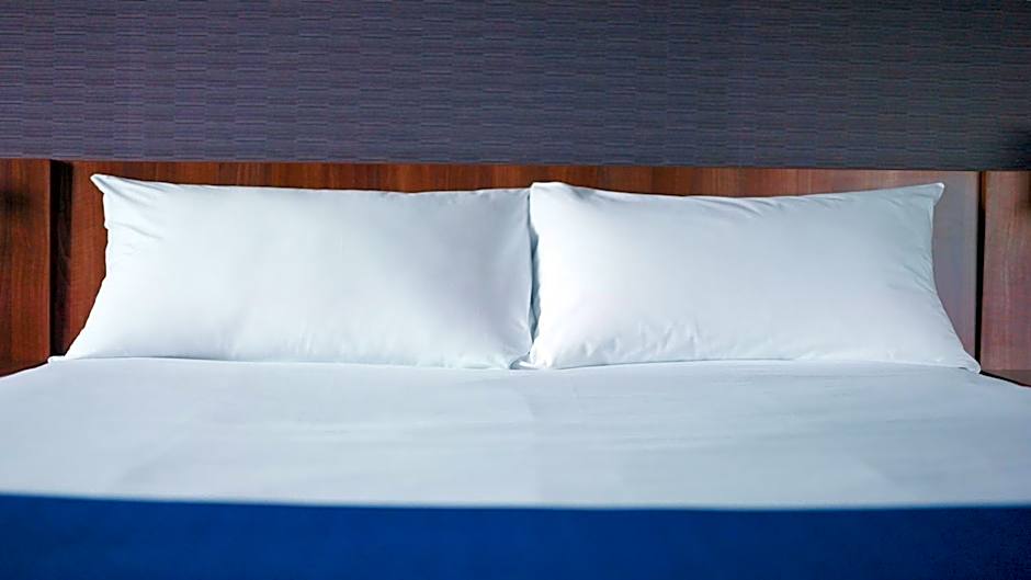 Holiday Inn Express Glenrothes By IHG