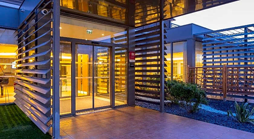 Zenitude Hotel la Valadiere, an Ascend Collection Hotel
