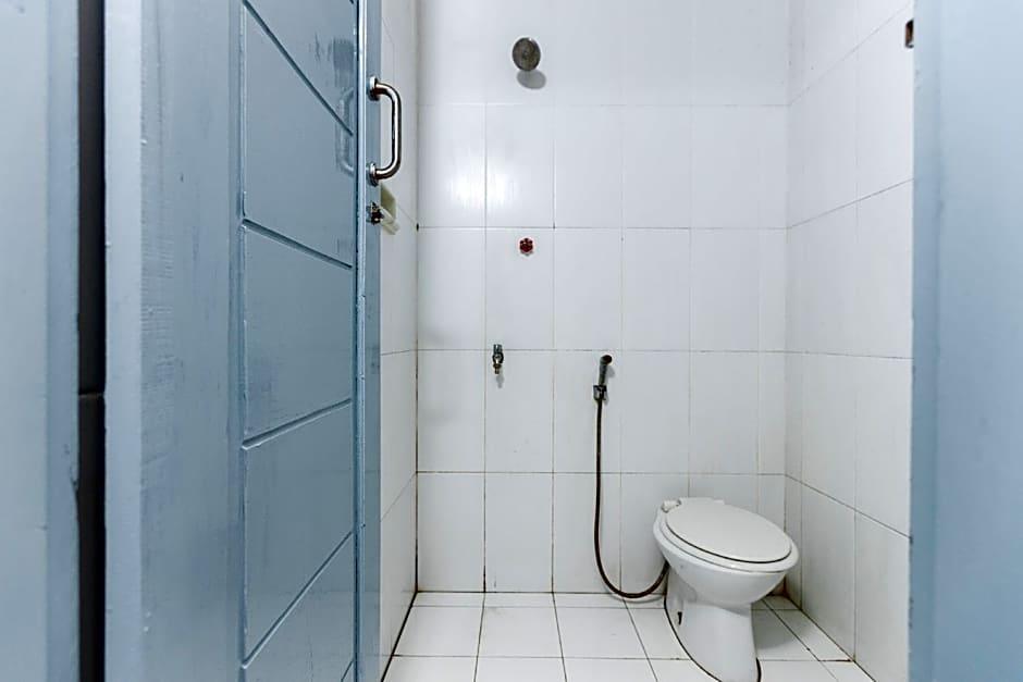 SPOT ON 2433 Pondok Akuanna