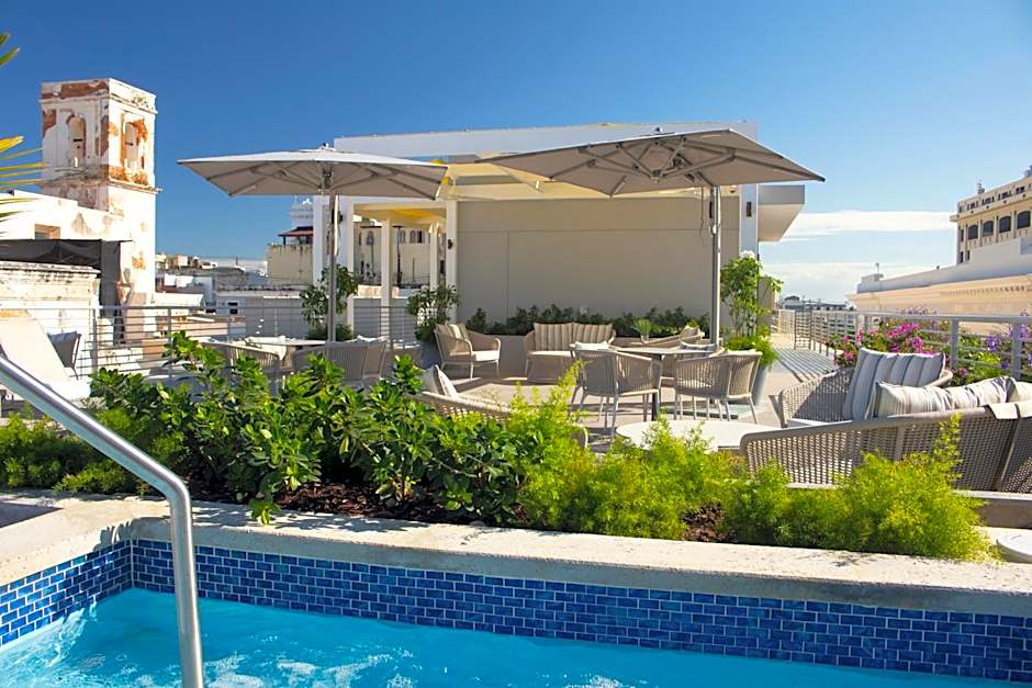 Palacio Provincial San Juan, Curio Collection by Hilton