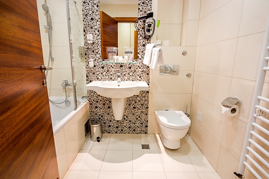 Zdjęcie 1 z 4 — SINGLE ROOM