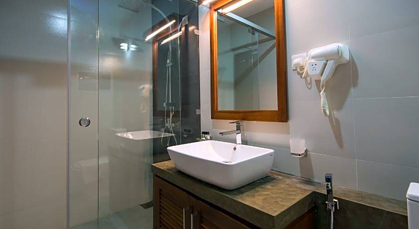 Ceyloni City Hotel