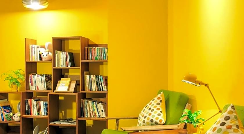 Bee House by Cosmos Creation