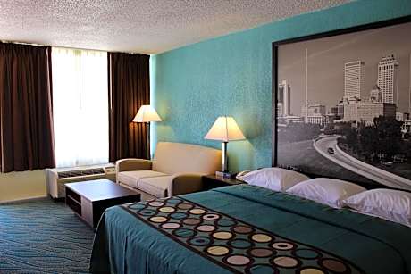 1 King Bed Non-Smoking