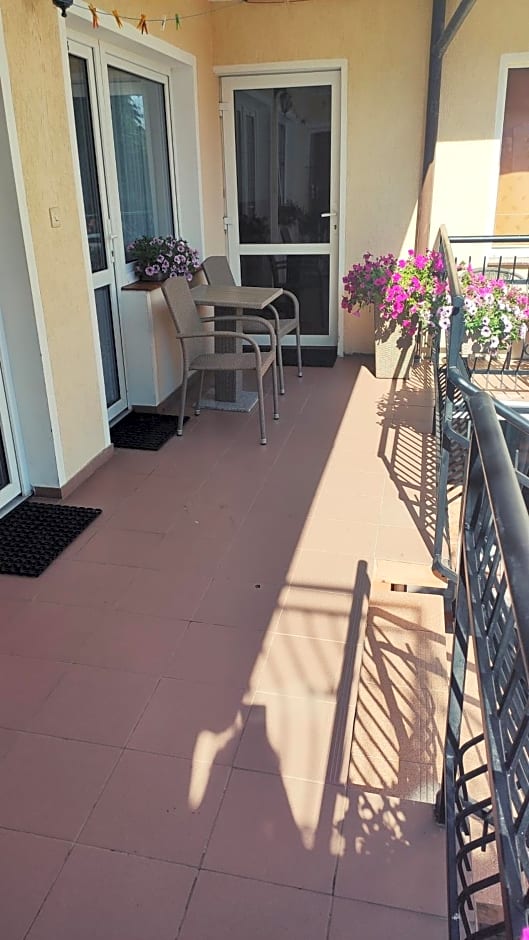 Pokoje Gościnne u MARCINA- sala zabaw, basen, melex, rowery, grill, mini dmuchaniec