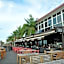 Api Api Guest House