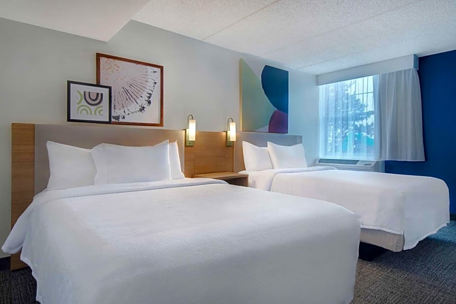 Spark by Hilton Rochester University Area