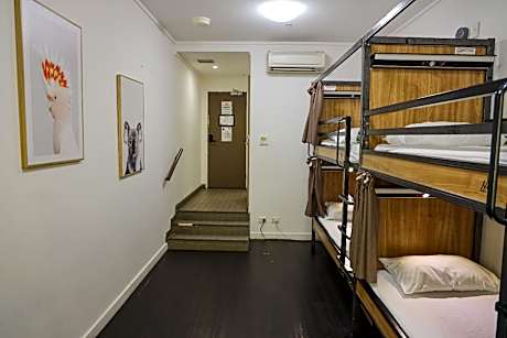 1 Person in 2-Bed Dormitory with Bathroom - Mixed