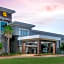 La Quinta Inn & Suites by Wyndham Jacksonville TX