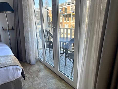 Double superior studio