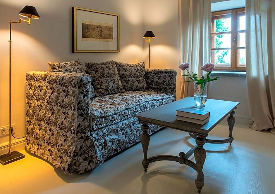 Zamek Sarny - Schloss Scharfeneck