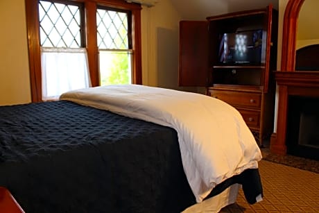 Queen Room with Balcony