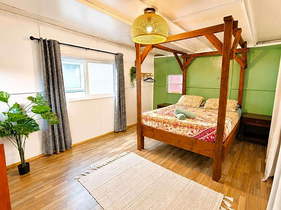 Open Gate Hostel Hawaii