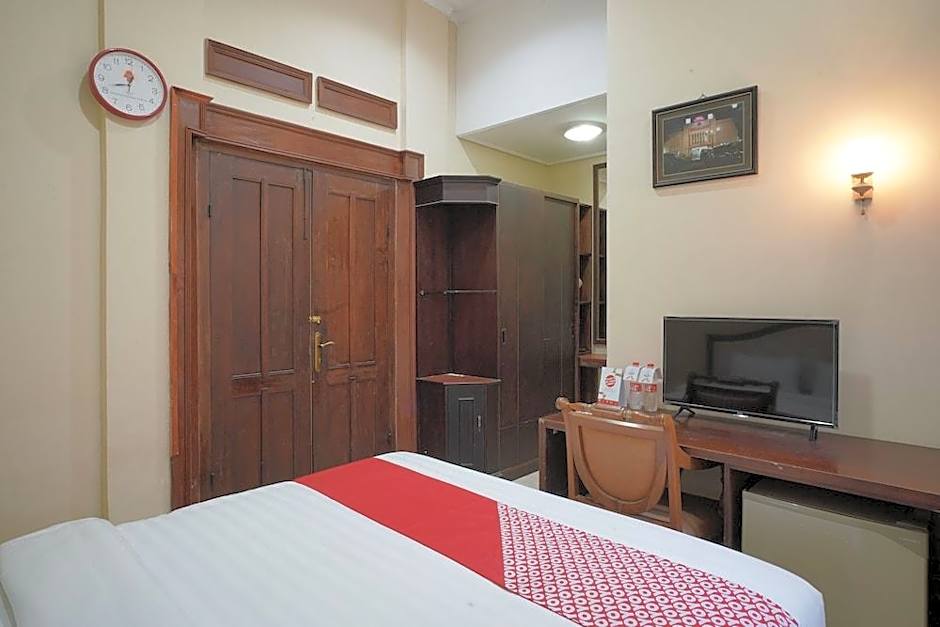 Ndalem Maharani Guest House
