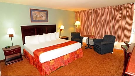 Deluxe King Room with Spa Bath and Marina View