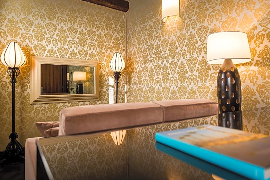 Photo 1 of 10 of Suite