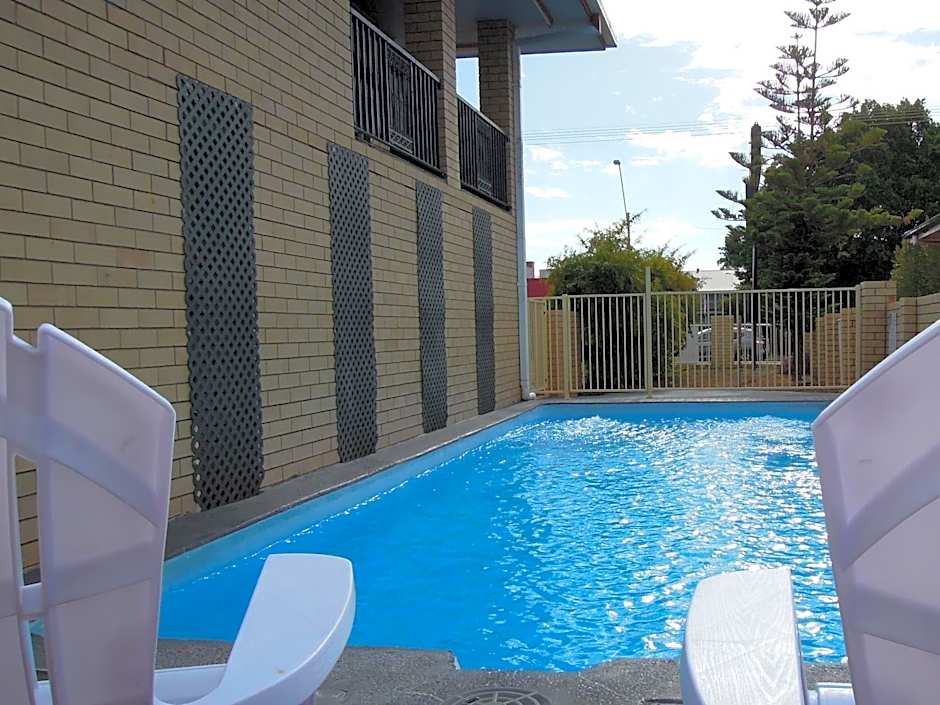 Jackaroo Apartments