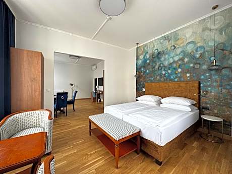 Superior One Bedroom Apartment